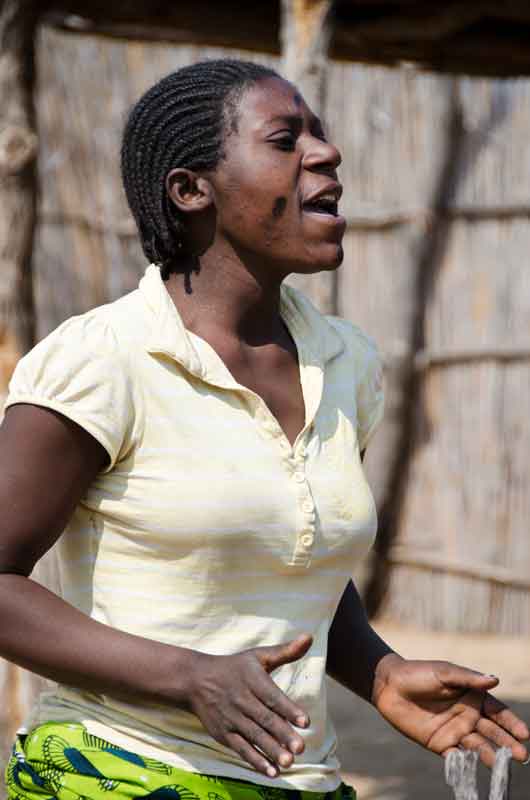 57 - Namibia - poblado Kavango - mujer Kavango